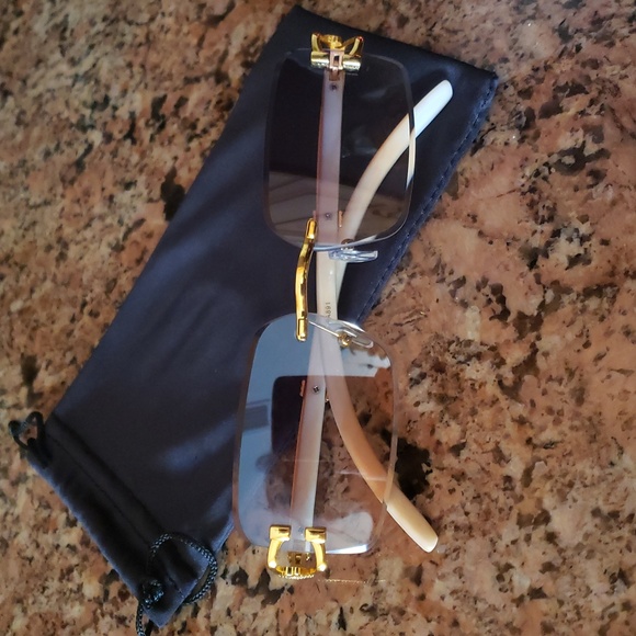 NWT, Beautiful Sunglasses 👓 - Picture 4 of 6